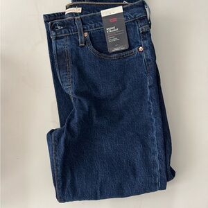 Levi's women’s wedgie straight -NEW